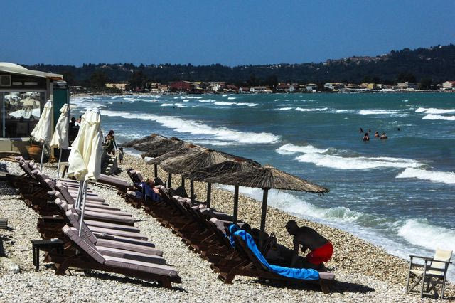 Καιρός: Ανεβαίνει λίγο η θερμοκρασία – Πότε υποχωρούν τα μελτέμια