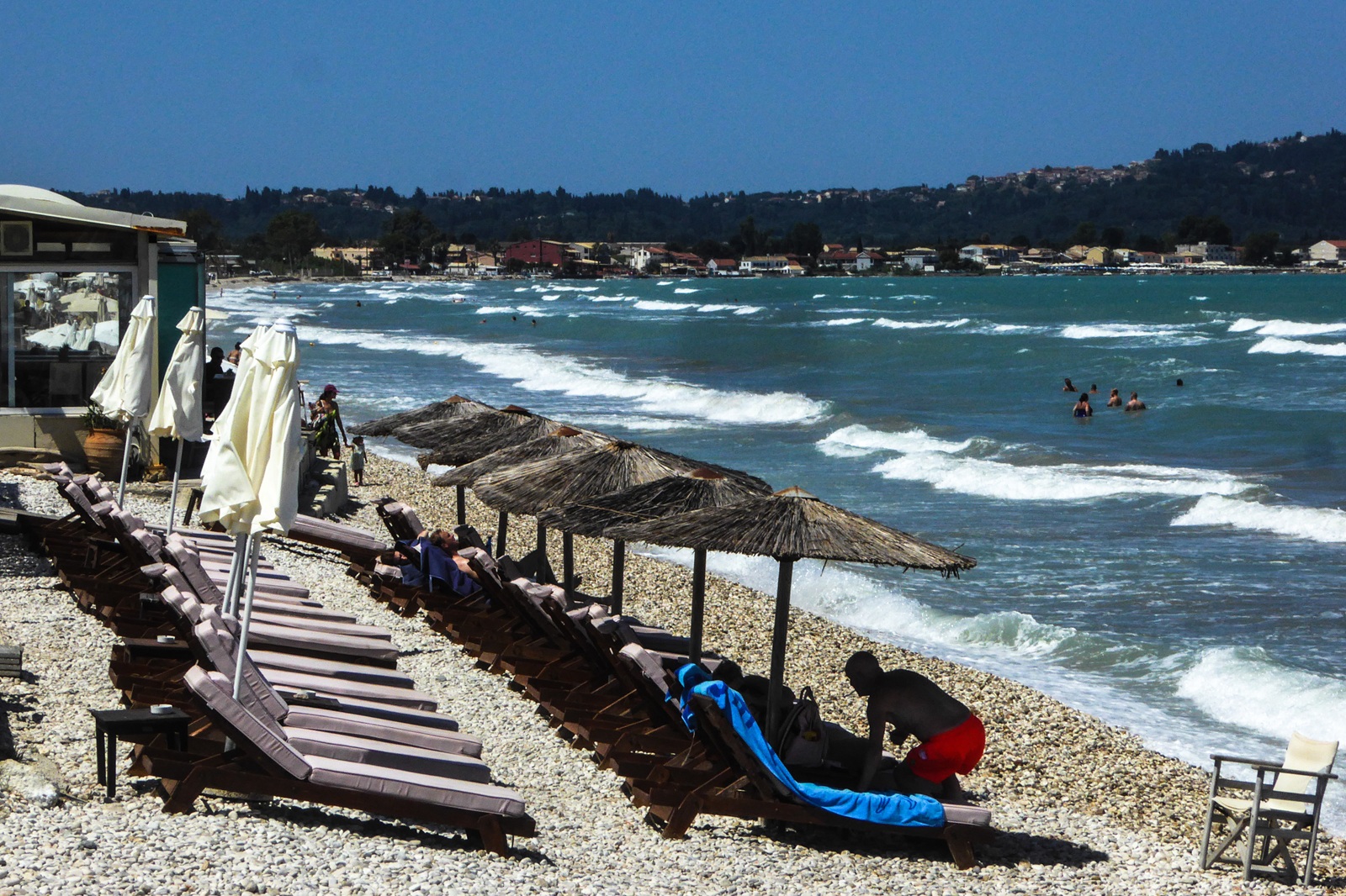 Καιρός: Ανεβαίνει λίγο η θερμοκρασία – Πότε υποχωρούν τα μελτέμια