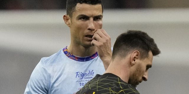 Το συγκινητικό μήνυμα του Ρονάλντο στον Μέσι για τον θάνατο του πατέρα του