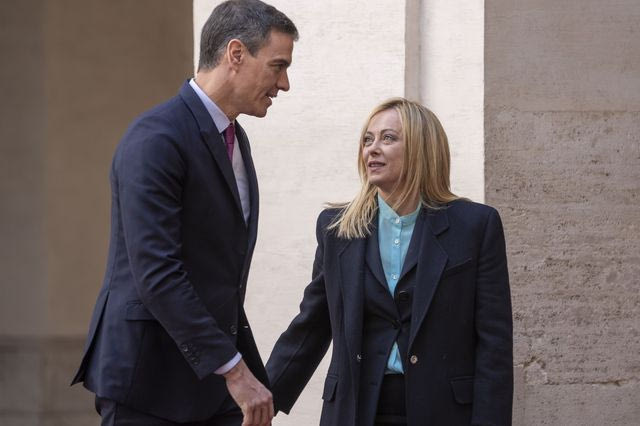 Νέα ένταση μεταξύ Ισπανίας και Ιταλίας για το μεταναστευτικό – Η Μαδρίτη απειλεί με αντίμετρα