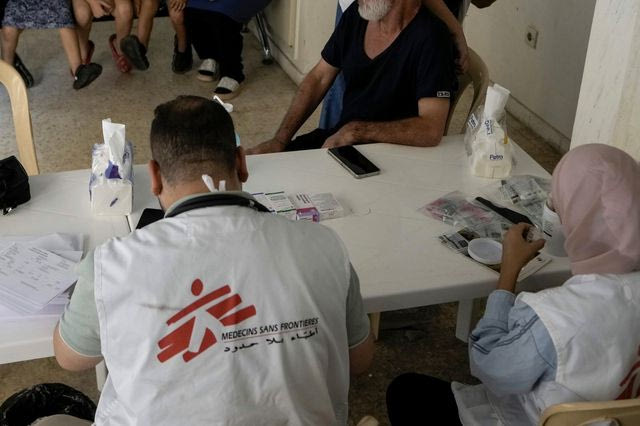 Γιατροί Χωρίς Σύνορα: Δύο χρόνια σιωπής και καμία λογοδοσία για τις θανατηφόρες επιθέσεις στη Γάζα