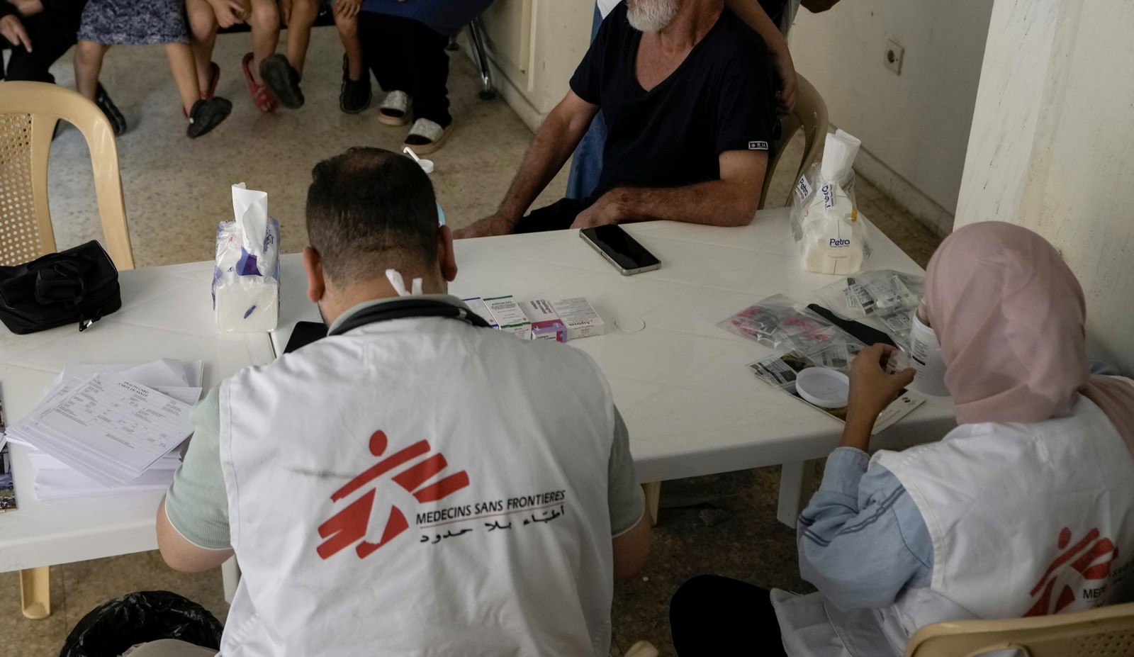 Γιατροί Χωρίς Σύνορα: Δύο χρόνια σιωπής και καμία λογοδοσία για τις θανατηφόρες επιθέσεις στη Γάζα
