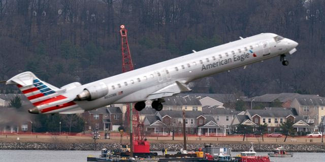Συναγερμός σε πτήση της American Airlines – Laptop έπιασε φωτιά