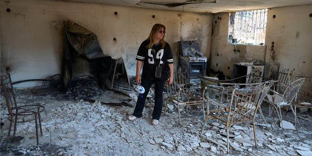Πόρτο Γερμενό:  Επιστροφή με δάκρυα στα καμένα σπίτια – ”Το όνειρό μας έγινε στάχτη”