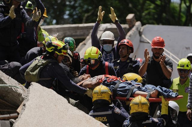 Κολομβία: Μάχη με τον χρόνο στα συντρίμμια μετά τον σεισμό των 7,4 Ρίχτερ – Πάνω από 250 νεκροί