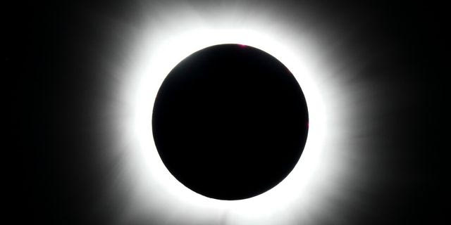 Ολική έκλειψη ηλίου: Τρεις ασφαλείς τρόποι για να την δείτε χωρίς γυαλιά