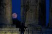 Πανσέληνος Αυγούστου: Μαγευτικές εικόνες από το “Φεγγάρι του Οξύρρυγχου”