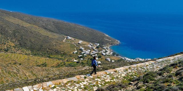 Tα μονοπάτια κουβαλούν ιστορίες της υπαίθρου – γιατί δεν τα περπατάμε;