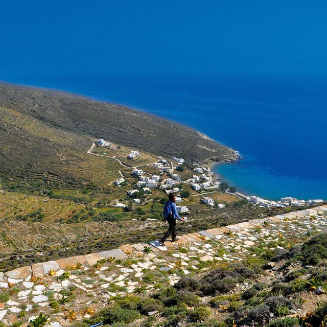 Tα μονοπάτια κουβαλούν ιστορίες της υπαίθρου – γιατί δεν τα περπατάμε;