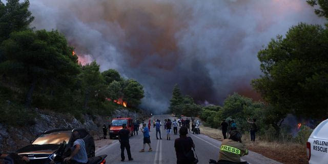 ΦΩΤΙΑ ΣΤΟΝ ΟΙΚΙΣΜΟ ΑΓΙΑΣ ΠΑΡΑΣΚΕΥΗΣ ΣΤΗΝ ΨΑΘΑ ΒΙΛΙΩΝ