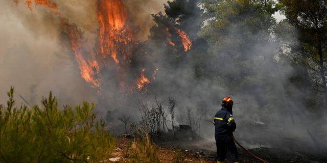Όχι στην “κανονικότητα” των πυρκαγιών από την αντιπολίτευση
