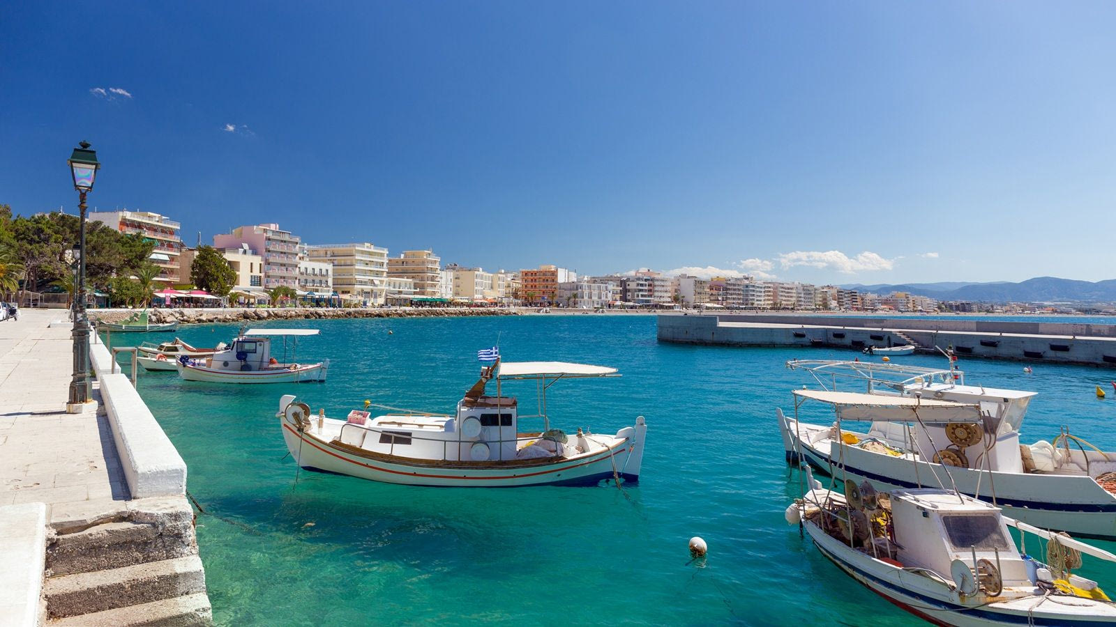 Το λιμάνι του Λουτρακίου