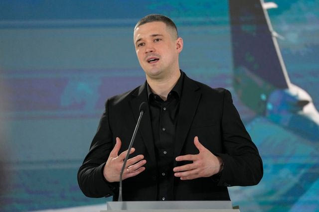 Ουκρανία: Ο πρώην υπουργός Άμυνας ζητά εκλογές – Αυξάνεται η πίεση για τον Ζελένσκι