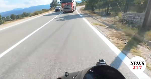 Photo: news247.gr Viral Video: Motorcyclist Narrowly Avoids Collision with Tanker on Blind Curve