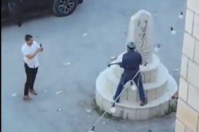 Ισραηλινός βουλευτής προσπάθησε να καταστρέψει παλαιστινιακό μνημείο στη Δυτική Όχθη