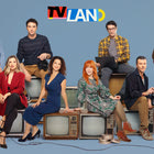 “TV Land”: Η νέα κωμική σειρά της ΕΡΤ μάς βάζει στα παρασκήνια της τηλεόρασης