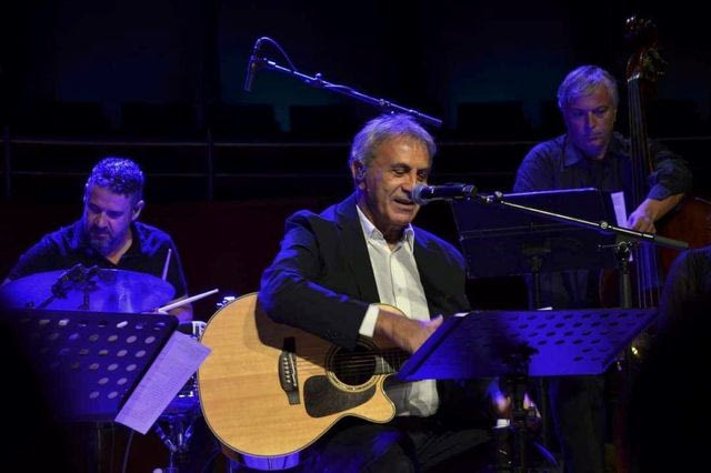 Μια μουσική διαδρομή στο ρεμπέτικο με τον Γιώργο Νταλάρα