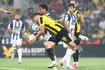 ΑΕΚ – Ηρακλής: Ένταση στην Allwyn Arena ανάμεσα σε φίλους των δύο ομάδων
