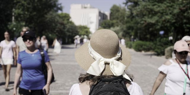 Τελικά, αδειάζει η Αθήνα τον Αύγουστο;