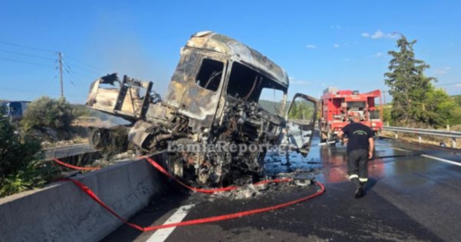 Ένας νεκρός μετά από ανατροπή φορτηγών στην Αθηνών - Λαμίας: Διακοπή κυκλοφορίας και στα δύο ρεύματα