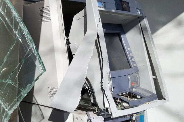 Κορινθία: Ανατίναξαν ΑΤΜ και άρπαξαν πάνω από 90.000 ευρώ