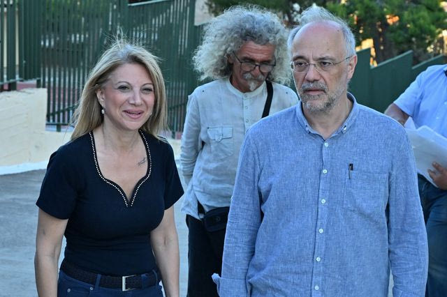 Η Μαρία Καρυστιανού διαγράφει τον Θανάση Αυγερινό από την “Ελπίδα για τη Δημοκρατία”