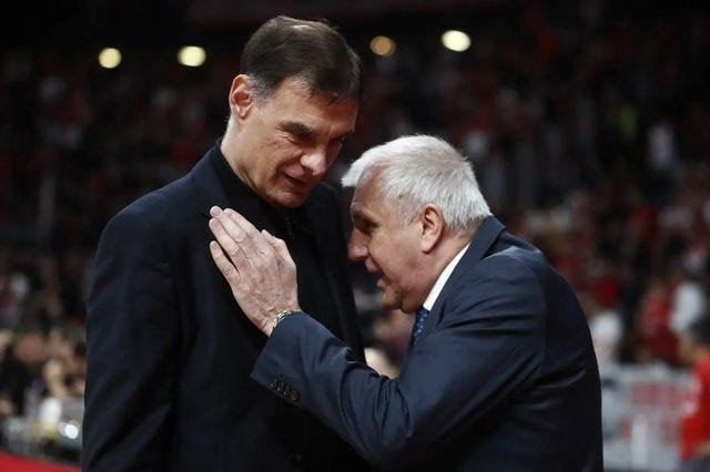 Oμπράντοβιτς: ”Aυτό το άθλημα δεν παίζεται χωρίς μυαλό – Έχετε δει πώς τρελαίνεται ο Μπαρτζώκας;”