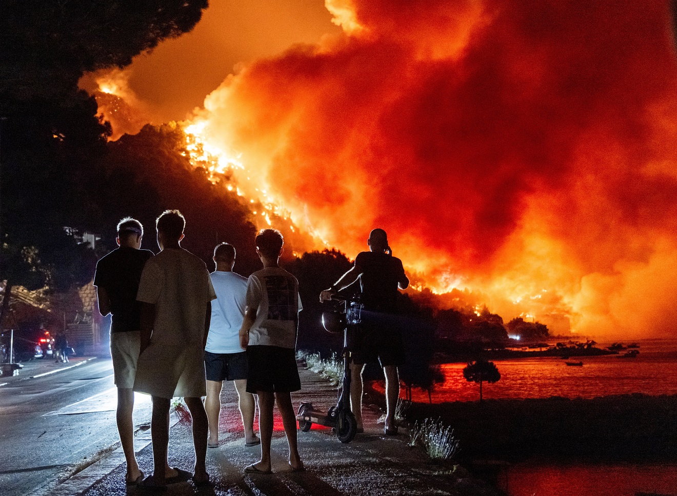 Από Ελλάδα μέχρι Κροατία, η Ευρώπη φλέγεται – Νεκροί, εκκενώσεις και πύρινος εφιάλτης