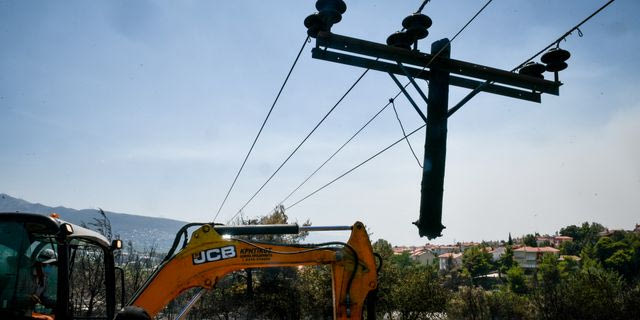 Υπογειοποίηση δικτύου: Πώς χάθηκε η ευκαιρία του Ταμείου Ανάκαμψης και φτάσαμε στις μεγα-πυρκαγιές