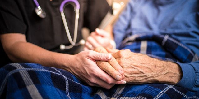 Σουηδία: Απελαύνουν 74χρονο Βρετανό με άνοια λόγω γραφειοκρατίας του Brexit