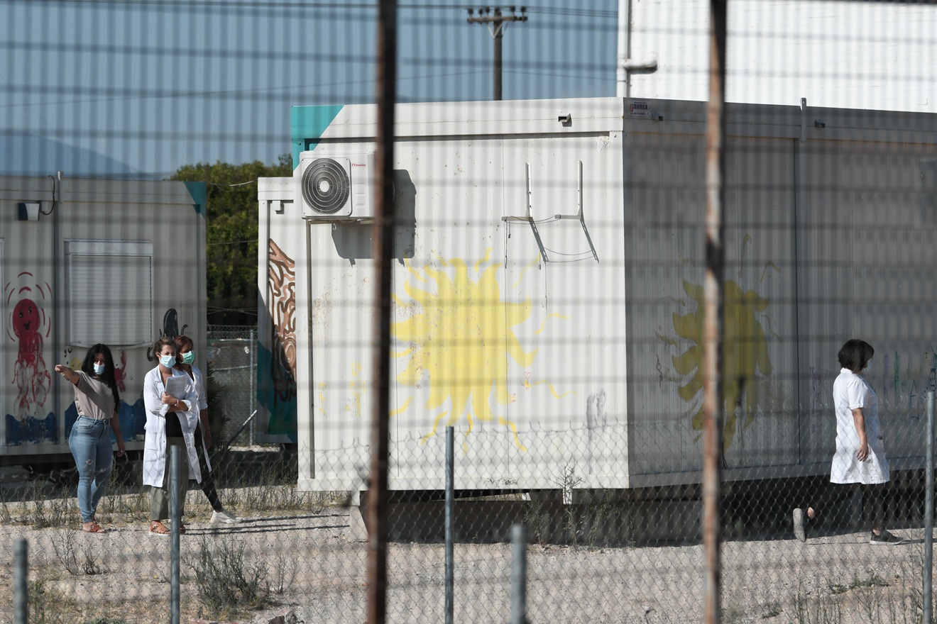 Σέρρες: 41 μετανάστες διέφυγαν από τη δομή μετά τα επεισόδια – 14 συνελήφθησαν