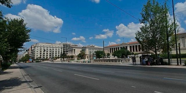 Η Αθήνα ερημώνει: Σε ρυθμούς Δεκαπενταύγουστου η πρωτεύουσα