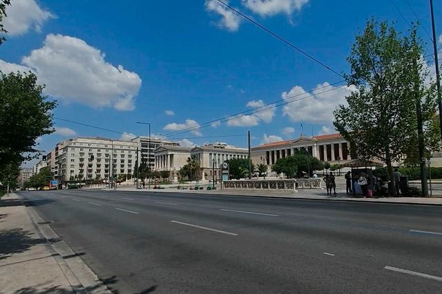 Η Αθήνα ερημώνει: Σε ρυθμούς Δεκαπενταύγουστου η πρωτεύουσα