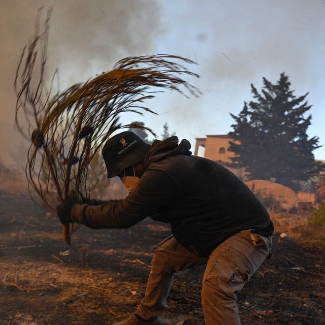 Φωτιές σε Αττική και Βοιωτία – Πάνω από 111.000 στρέμματα έγιναν στάχτη