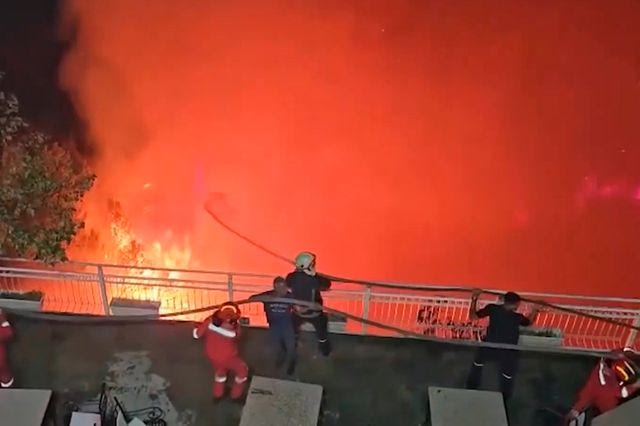 Αλβανία: Μεγάλη φωτιά κοντά στα Τίρανα – Εκκενώθηκαν χωριά