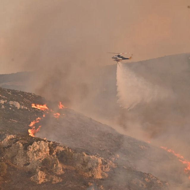 Φωτιά σε δύσβατη περιοχή της Κω – Σπεύδουν δυνάμεις από Ρόδο