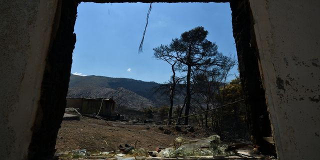 “Είδα την παιδική μου ηλικία καμένη” – Επιστρέφουν οι πυρόπληκτοι του Πόρτο Γερμενό