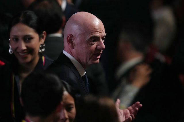 Η UEFA επιβεβαιώνει την παχυλή αποζημίωση σε φερόμενη ερωμένη του Ινφαντίνο