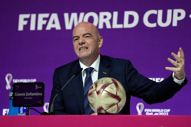 “Ανταρσία” κατά Ινφαντίνο: Αγγλία και Ουαλία αποσύρουν τη στήριξη μετά το ναυάγιο των 20 δισ.