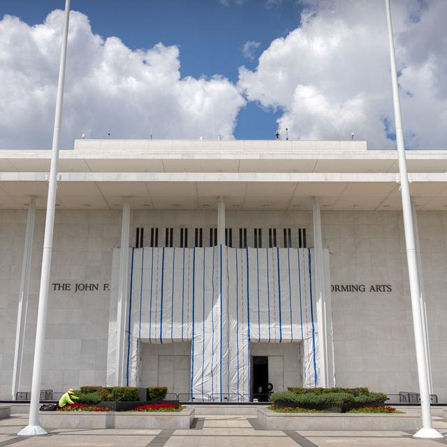 Ο Τραμπ ανακοίνωσε το κλείσιμο του Κέντρου Κένεντι