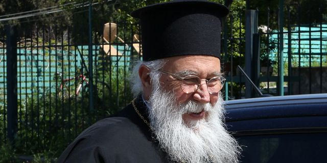 Στη Ρωσία ο Μητροπολίτης Κέρκυρας – Η μεταφορά λειψάνων εν μέσω κρίσης στις σχέσεις Αθήνας – Μόσχας