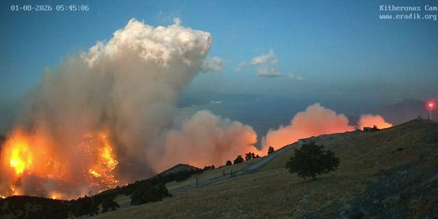 Dramatic timelapse video: The wildfire’s spread from Mount Cithaeron to Porto Germeno