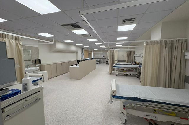 Νοσοκομείο Κορίνθου: Κατέρρευσε ψευδοροφή στα ΤΕΠ – Τραυματίστηκαν γιατρός και νοσηλεύτρια