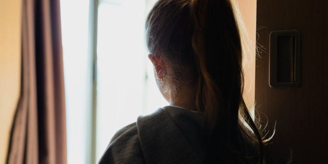 Συνελήφθη ο πατέρας που άφησε μόνη την 11χρονη κόρη του για να δει αγώνα στο εξωτερικό