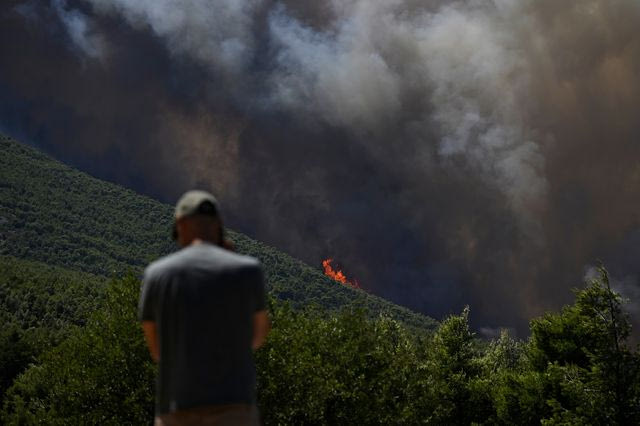 Φωτιές: Οι κυκλοφοριακές ρυθμίσεις στη Δυτική Αττική