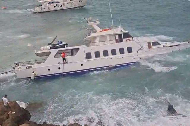 Κύπρος: Συγκλονιστική μαρτυρία για τον επιχειρηματία – “Τα κύματα έριξαν το πλοίο του στα βράχια, του φώναζαν να κατέβει”