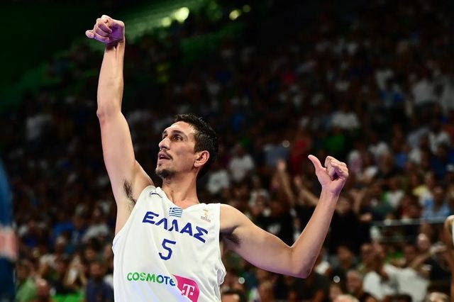Εθνική Ελλάδας: Ο Γιαννούλης Λαρεντζάκης έφτασε τις 100 συμμετοχές με τη γαλανόλευκη