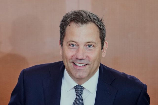 Αντικαγκελάριος Γερμανίας: “Να σταματήσει ο Τραμπ τον ανεύθυνο πόλεμο στο Ιράν”