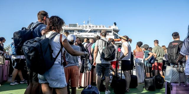 Κορυφώνεται η έξοδος του Αυγούστου – Στο 100% η πληρότητα για τα νησιά