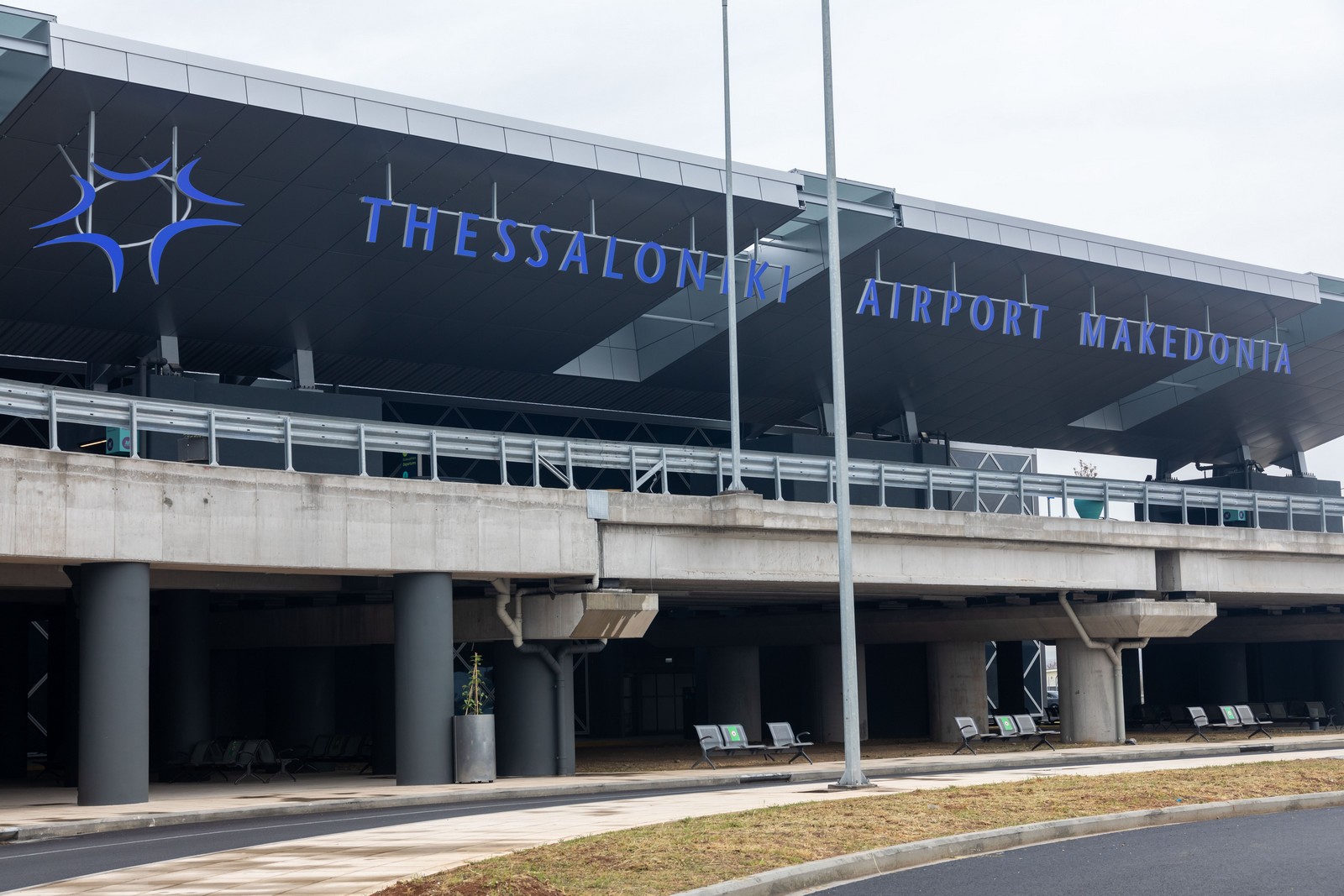 Θεσσαλονίκη: Αναγκαστική προσγείωση στο “Μακεδονία” λόγω μεθυσμένου επιβάτη